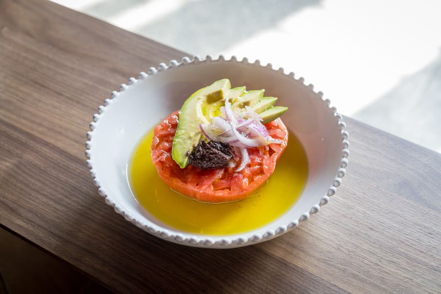 Tartar con aguacate y aceite de oliva