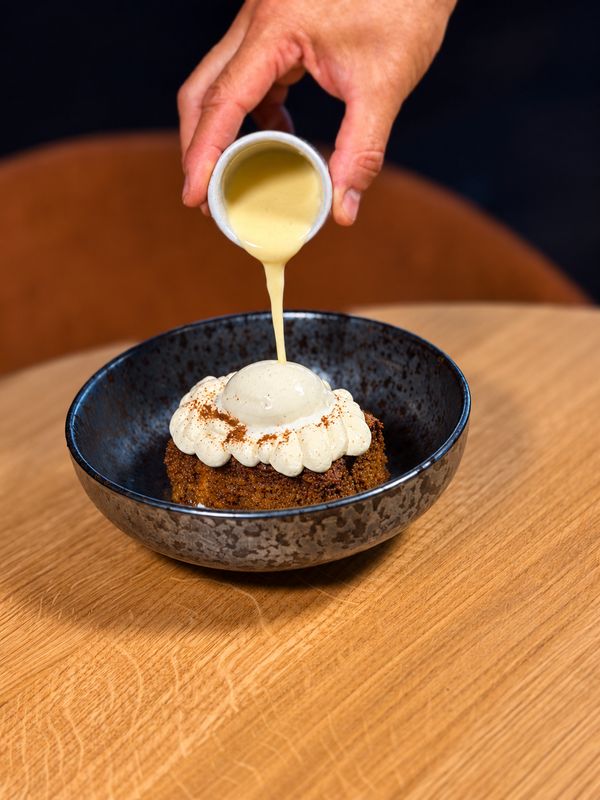 Postre con salsa caliente
